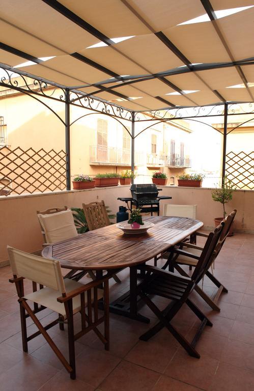B&B La Terrazza Sul Porto Trapani Bagian luar foto