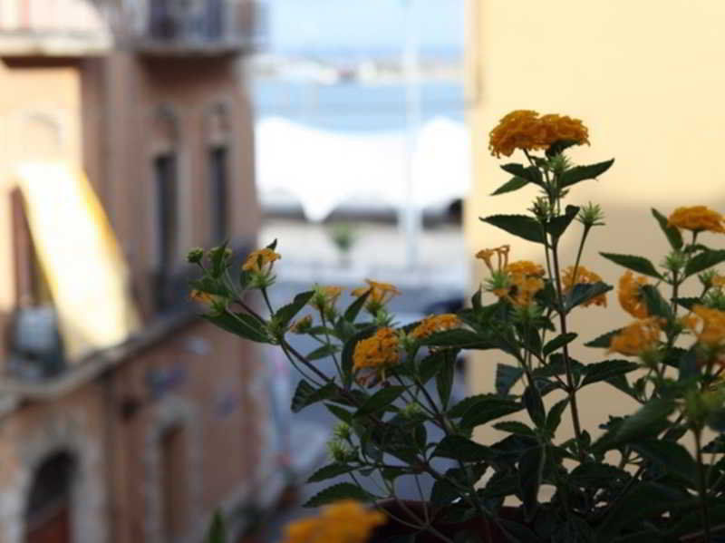 B&B La Terrazza Sul Porto Trapani Bagian luar foto