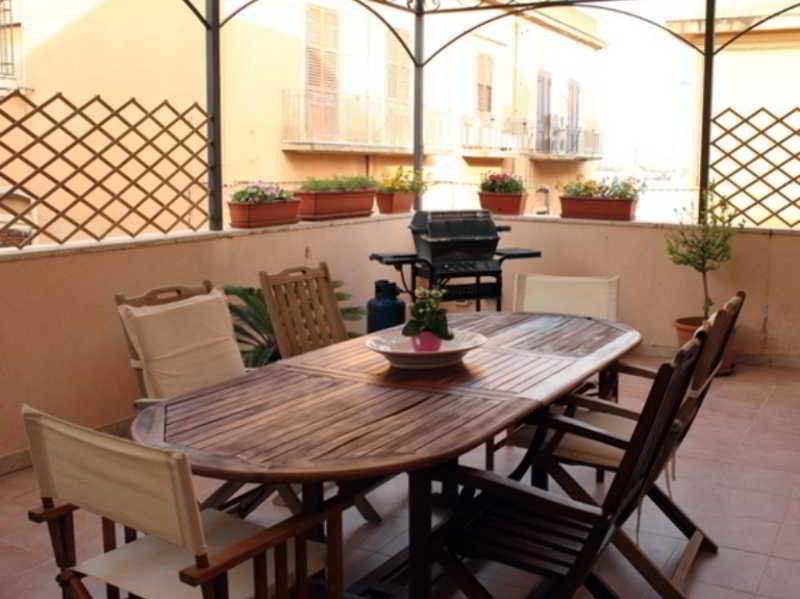 B&B La Terrazza Sul Porto Trapani Bagian luar foto